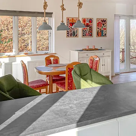 Dom wakacyjny 2 Bedroom Awesome In