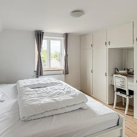 Dom wakacyjny 2 Bedroom Awesome In Fåborg