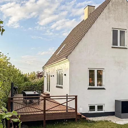 Dom wakacyjny 2 Bedroom Awesome In Fåborg